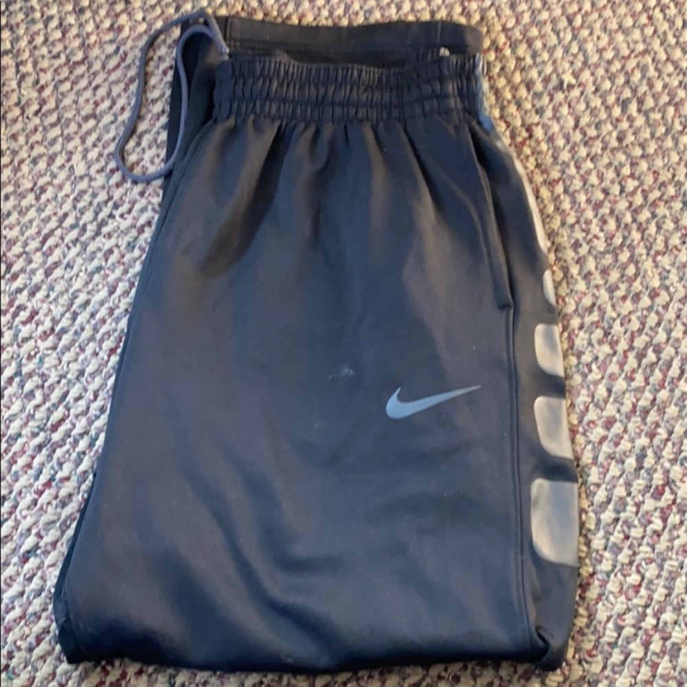 Nike therma fit men’s sweatpants size XL